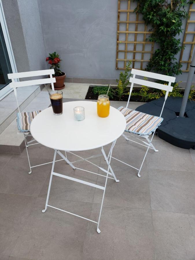 Modern & Cozy Studio W/ Backyard Near City Center リマソール エクステリア 写真
